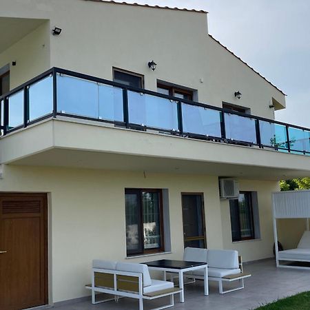 Serenity House Epanomi Luaran gambar