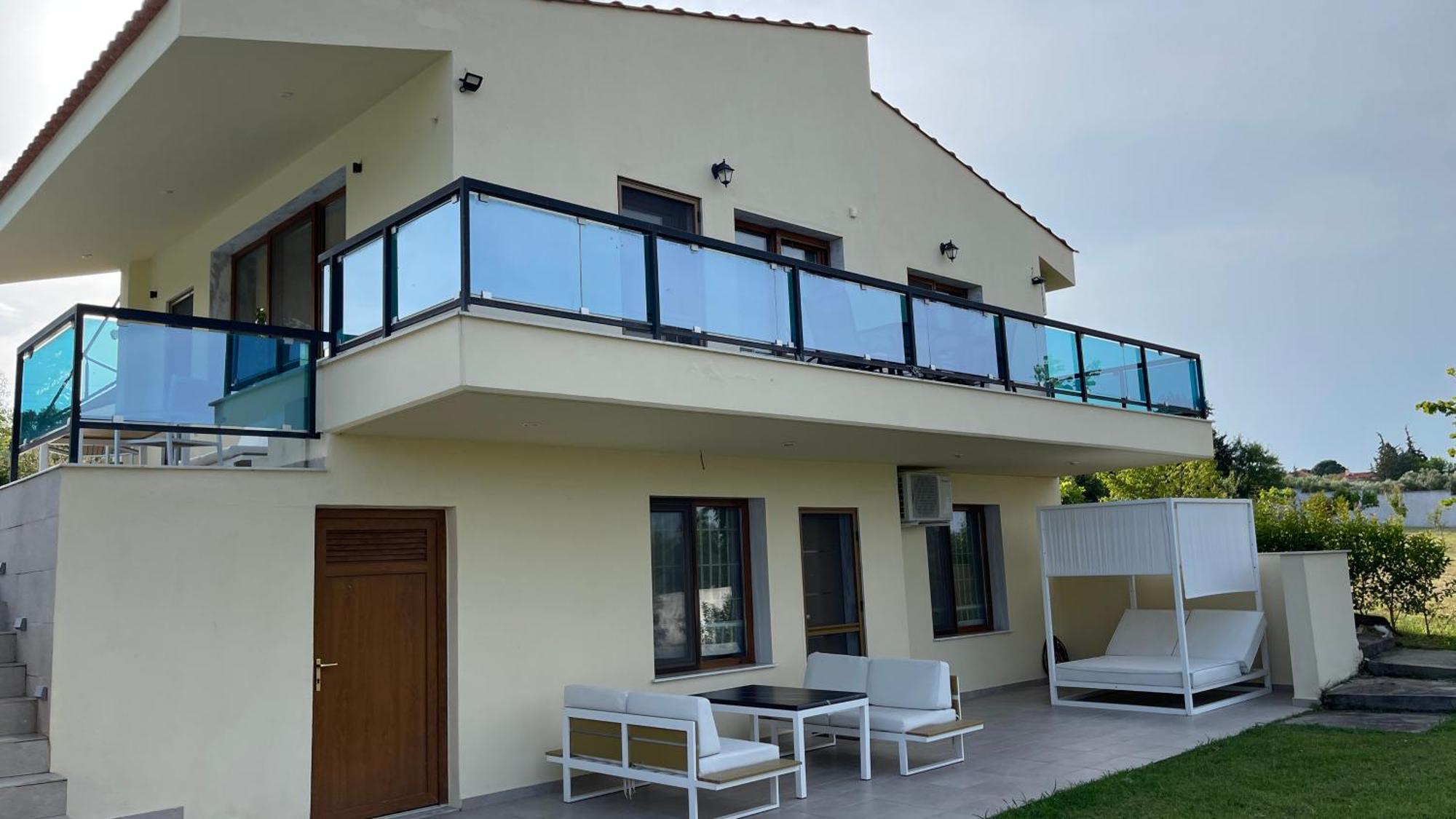 Serenity House Epanomi Luaran gambar